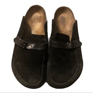 Birkenstock’s black suede mules women’s size 10
